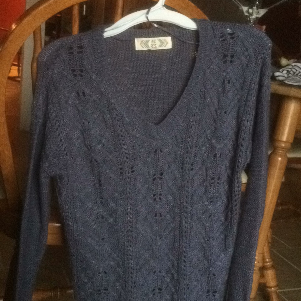in very good condition. only worn a couple times